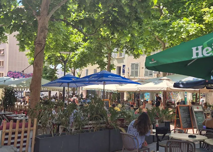 Au cœur du Panier avec terrasse 2 à 4 personnes climatisation